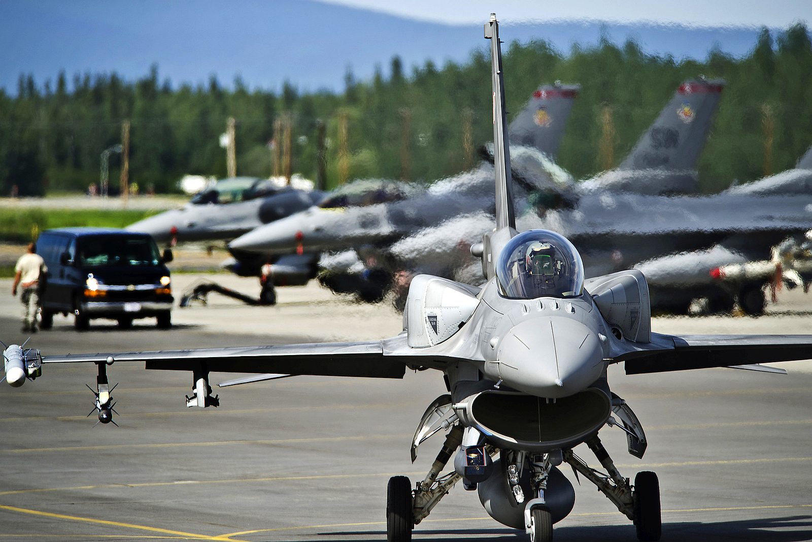 The army’s cooperation with the private sector – a chance to improve the system of training for the F-16 aircraft