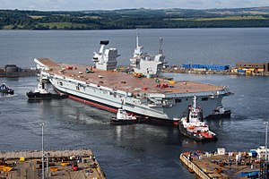 What can Poland learn from the United Kingdom in its approach to naval development planning?